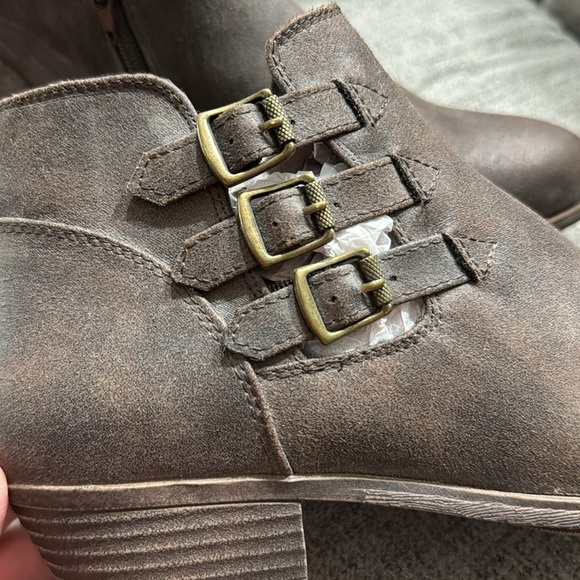 NWOT Sugar-Women's Tikki Brown Cowboy Ankle Bootie - Picture 8 of 10